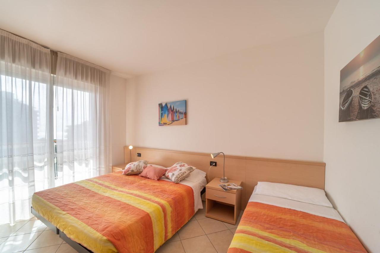 Residenza Puerto Do Sol Apartman Lignano Sabbiadoro Kültér fotó