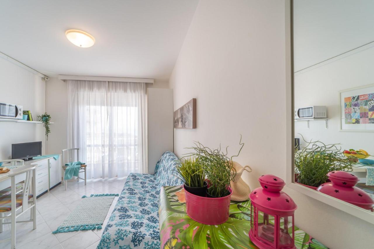Residenza Puerto Do Sol Apartman Lignano Sabbiadoro Kültér fotó