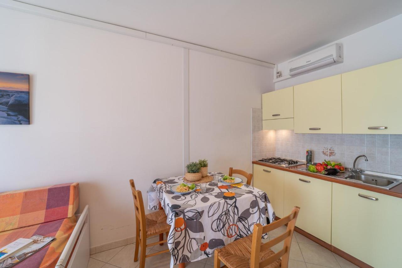 Residenza Puerto Do Sol Apartman Lignano Sabbiadoro Kültér fotó